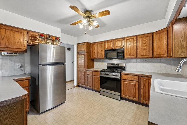 1780 NW 70th Place, Ankeny, IA 50023