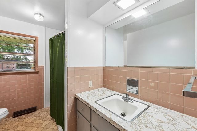 1780 NW 70th Place, Ankeny, IA 50023