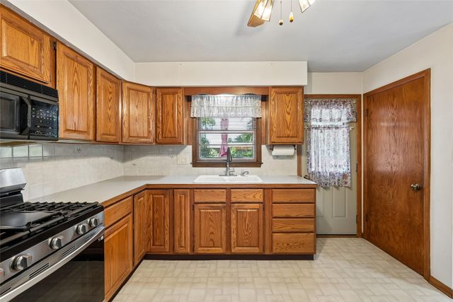 1780 NW 70th Place, Ankeny, IA 50023
