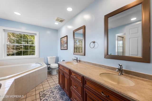 31 Cottonwood Drive, Jackson, NJ 08527