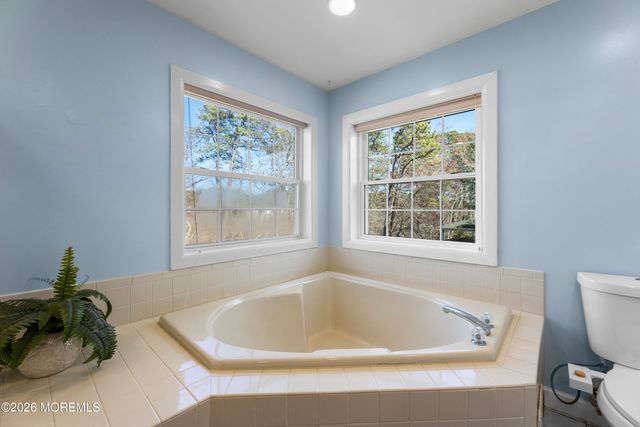 31 Cottonwood Drive, Jackson, NJ 08527