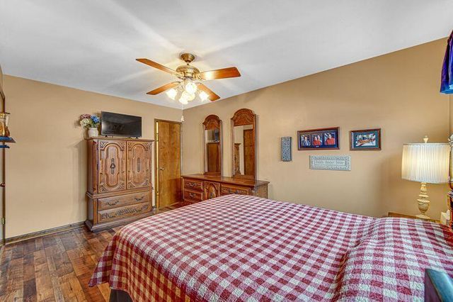 9143 Southmoor Avenue, Highland, IN 46322