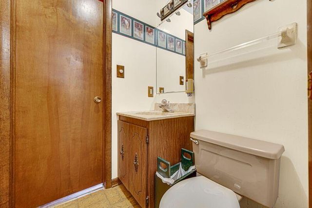 9143 Southmoor Avenue, Highland, IN 46322