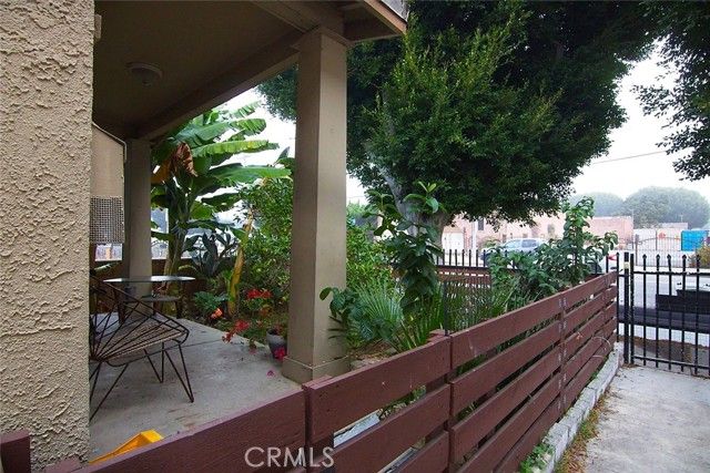 6905 Compton, Los Angeles, CA 90001