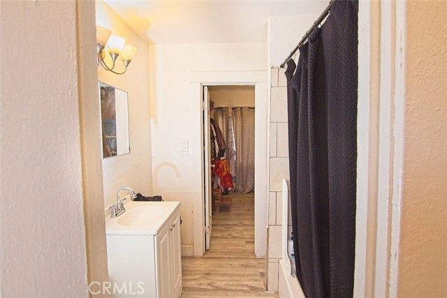 6905 Compton, Los Angeles, CA 90001