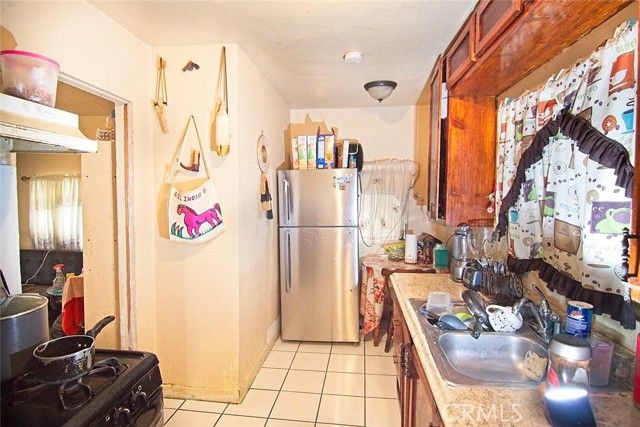 6905 Compton, Los Angeles, CA 90001