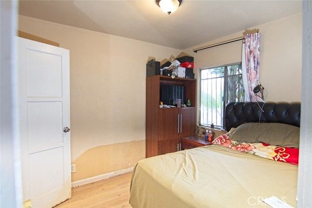 6905 Compton, Los Angeles, CA 90001