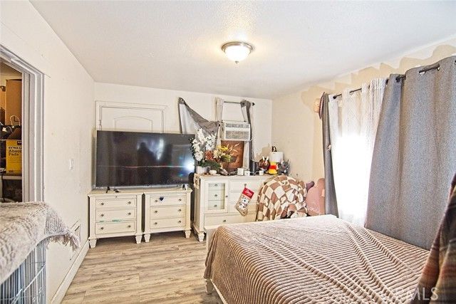 6905 Compton, Los Angeles, CA 90001