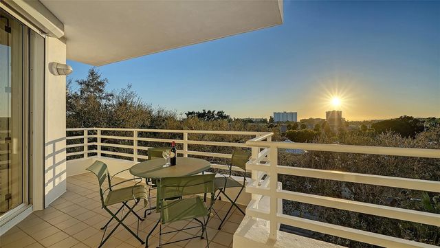 2450 HARBOURSIDE DRIVE 234, Longboat Key, FL 34228