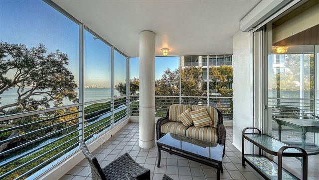 2450 HARBOURSIDE DRIVE 234, Longboat Key, FL 34228