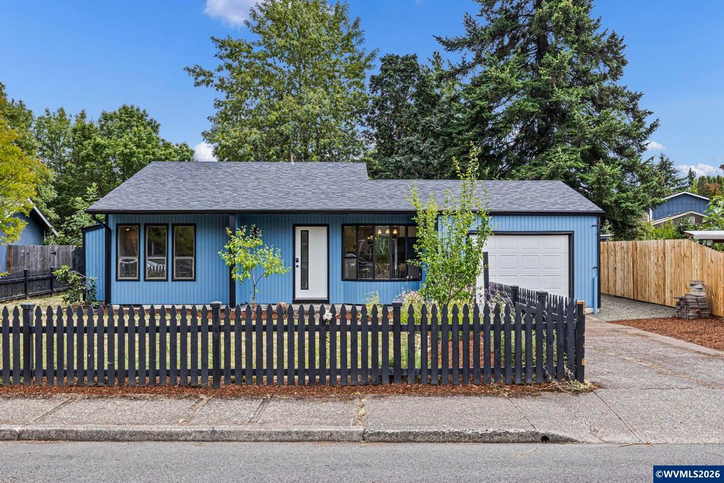 2702 Newton St, Philomath, OR 97370