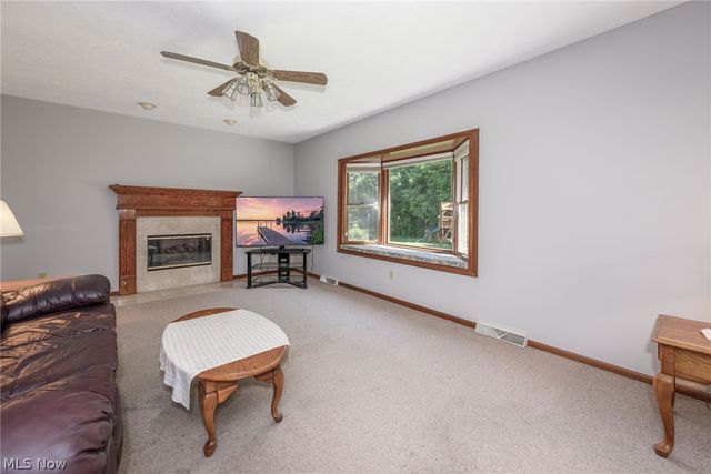 1133 Sharonbrook Drive, Twinsburg, OH 44087