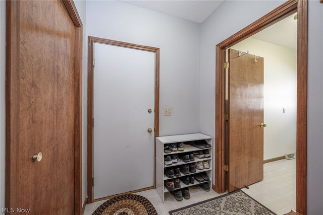 1133 Sharonbrook Drive, Twinsburg, OH 44087