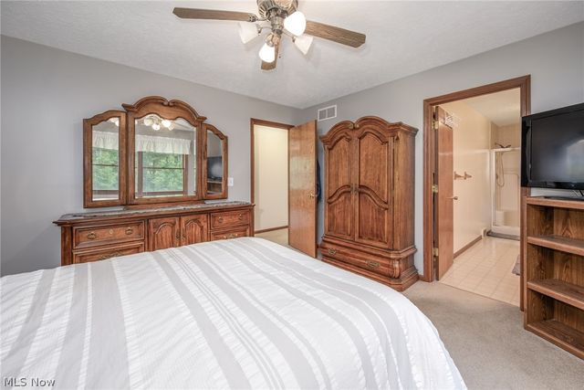 1133 Sharonbrook Drive, Twinsburg, OH 44087
