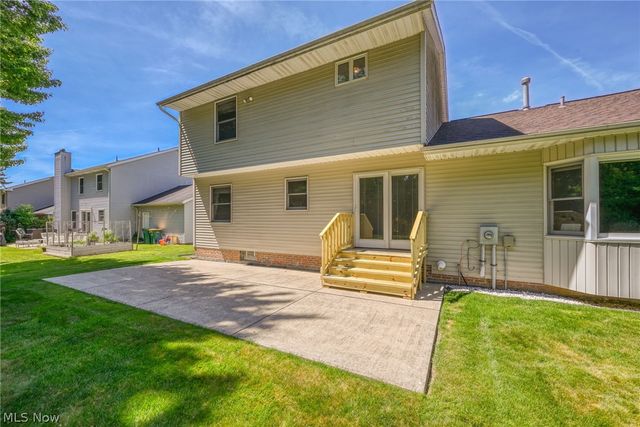 1133 Sharonbrook Drive, Twinsburg, OH 44087