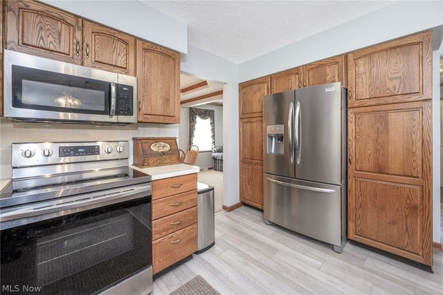 1133 Sharonbrook Drive, Twinsburg, OH 44087