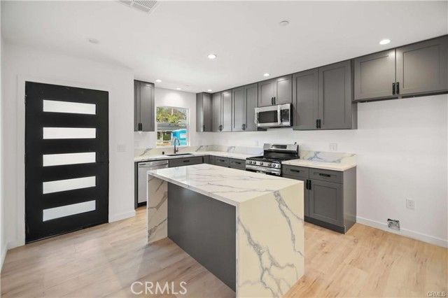 7842 Lasaine Avenue, Northridge (los Angeles), CA 91325