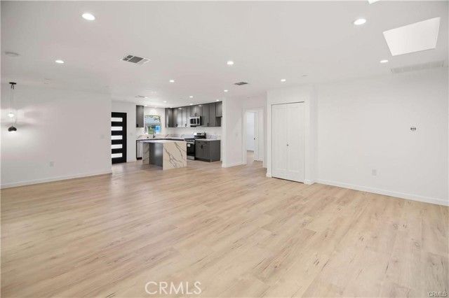 7842 Lasaine Avenue, Northridge (los Angeles), CA 91325