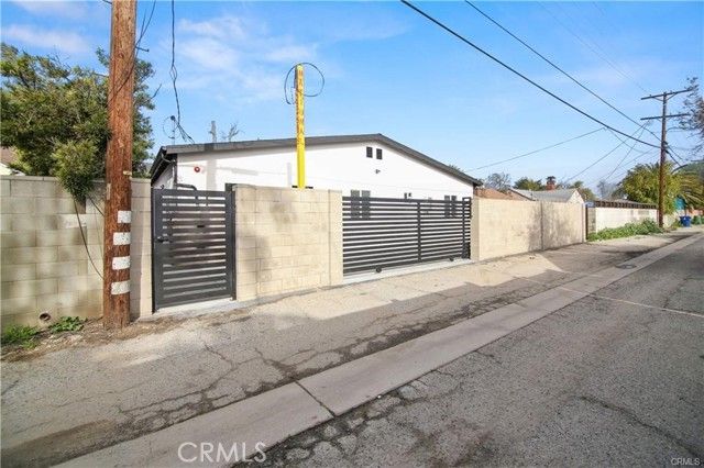 7842 Lasaine Avenue, Northridge (los Angeles), CA 91325