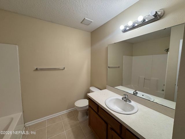 5051 PLAYPEN Drive 5-16, Jacksonville, FL 32210