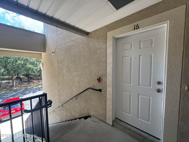 5051 PLAYPEN Drive 5-16, Jacksonville, FL 32210