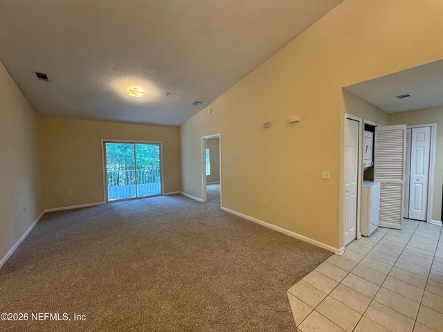 5051 PLAYPEN Drive 5-16, Jacksonville, FL 32210