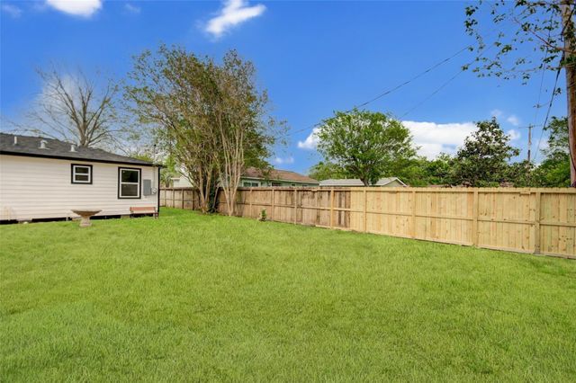 7402 Elbridge Lane, Deer Park, TX 77536