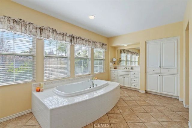 28 Malibu, Irvine, CA 92602