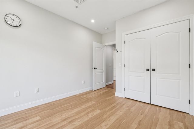 614 Pond St 2104, Braintree, MA 02184