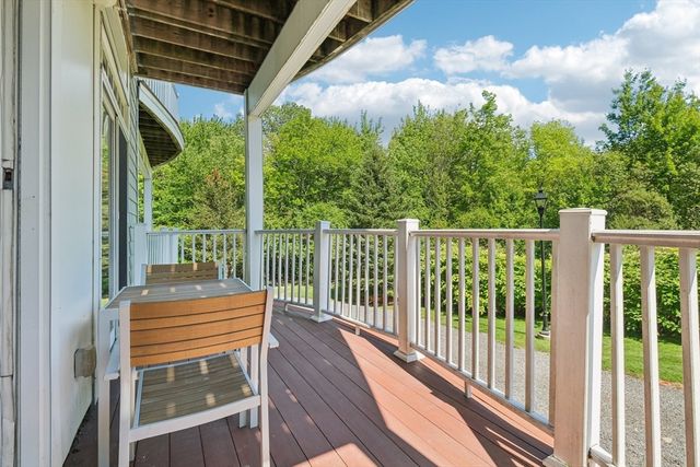 614 Pond St 2104, Braintree, MA 02184