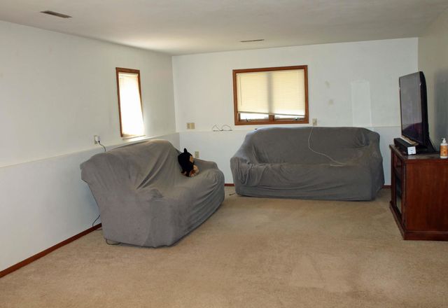 2117 Tilbury Road, Waterloo, IA 50701