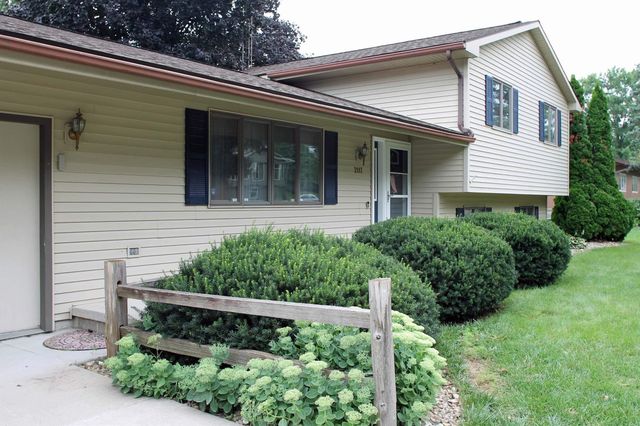 2117 Tilbury Road, Waterloo, IA 50701