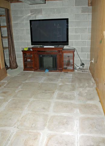 2117 Tilbury Road, Waterloo, IA 50701