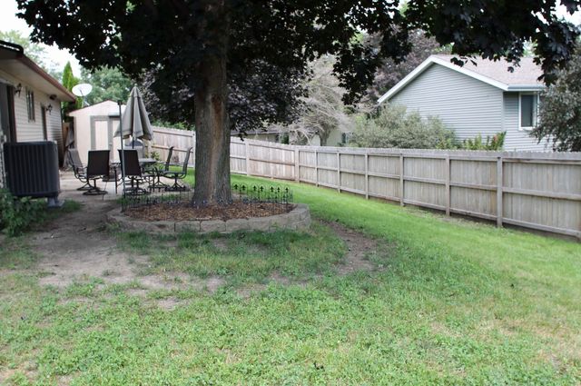 2117 Tilbury Road, Waterloo, IA 50701