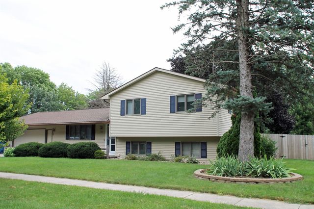 2117 Tilbury Road, Waterloo, IA 50701