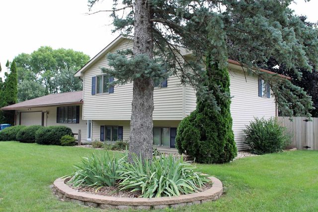 2117 Tilbury Road, Waterloo, IA 50701