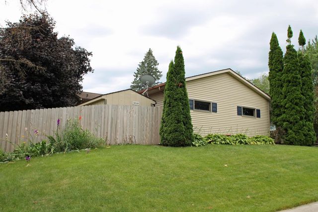 2117 Tilbury Road, Waterloo, IA 50701