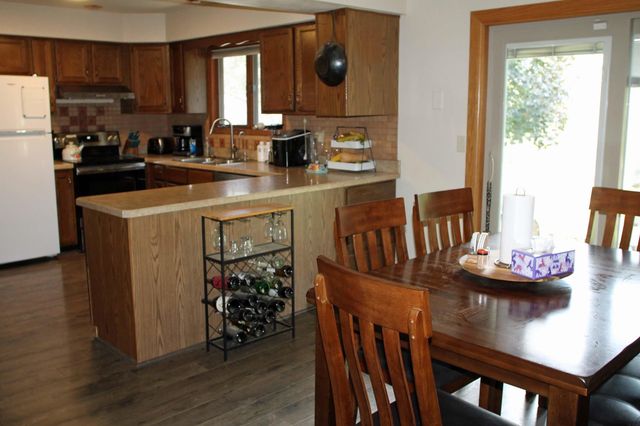 2117 Tilbury Road, Waterloo, IA 50701