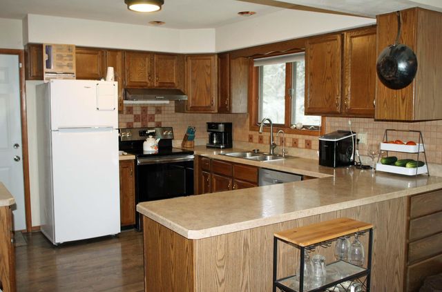 2117 Tilbury Road, Waterloo, IA 50701