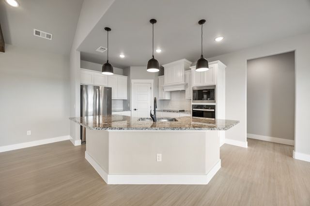 305 Caro Drive, West Tawakoni, TX 75474