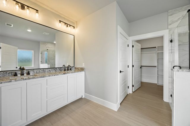 305 Caro Drive, West Tawakoni, TX 75474