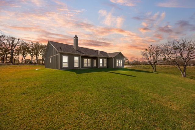 305 Caro Drive, West Tawakoni, TX 75474