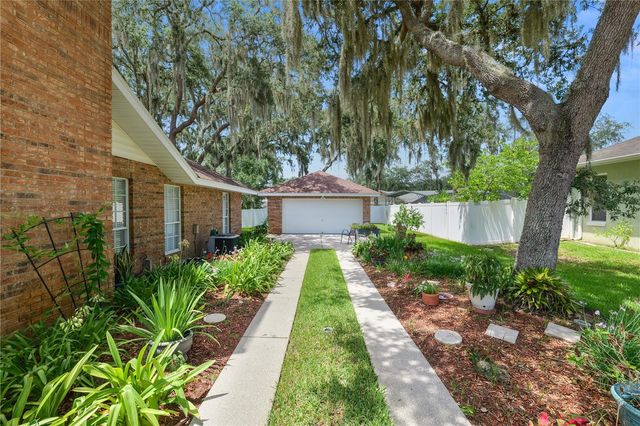 1626 SHERWOOD LAKES BOULEVARD, Lakeland, FL 33809
