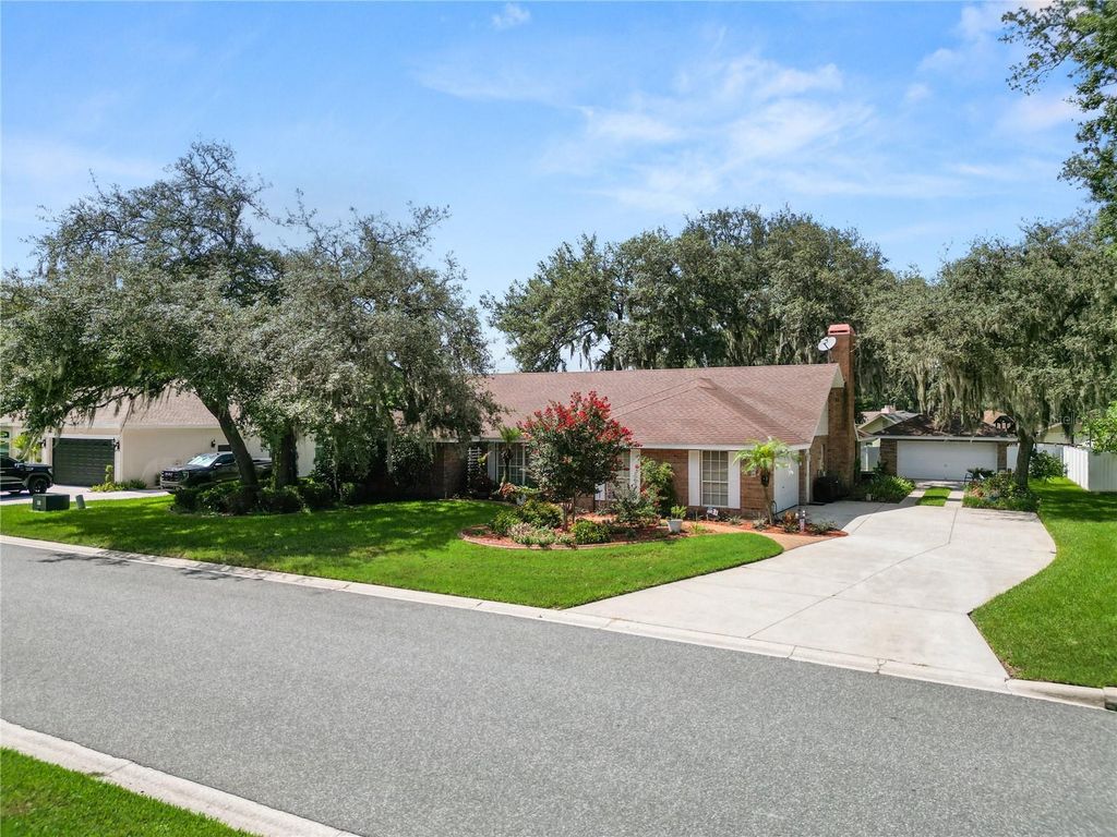 1626 SHERWOOD LAKES BOULEVARD, Lakeland, FL 33809