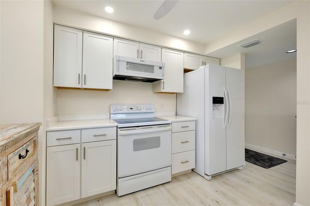 929 WEXFORD BOULEVARD 929, Venice, FL 34293