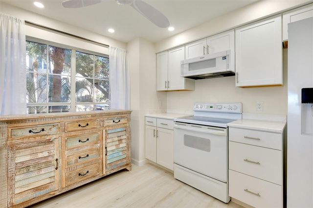 929 WEXFORD BOULEVARD 929, Venice, FL 34293