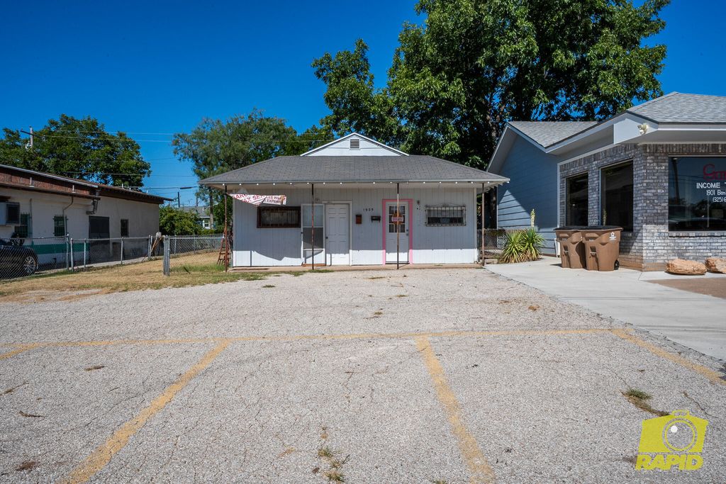 Image 1 of property listing at 1905 Ben Ficklin Road, San Angelo, TX 76903