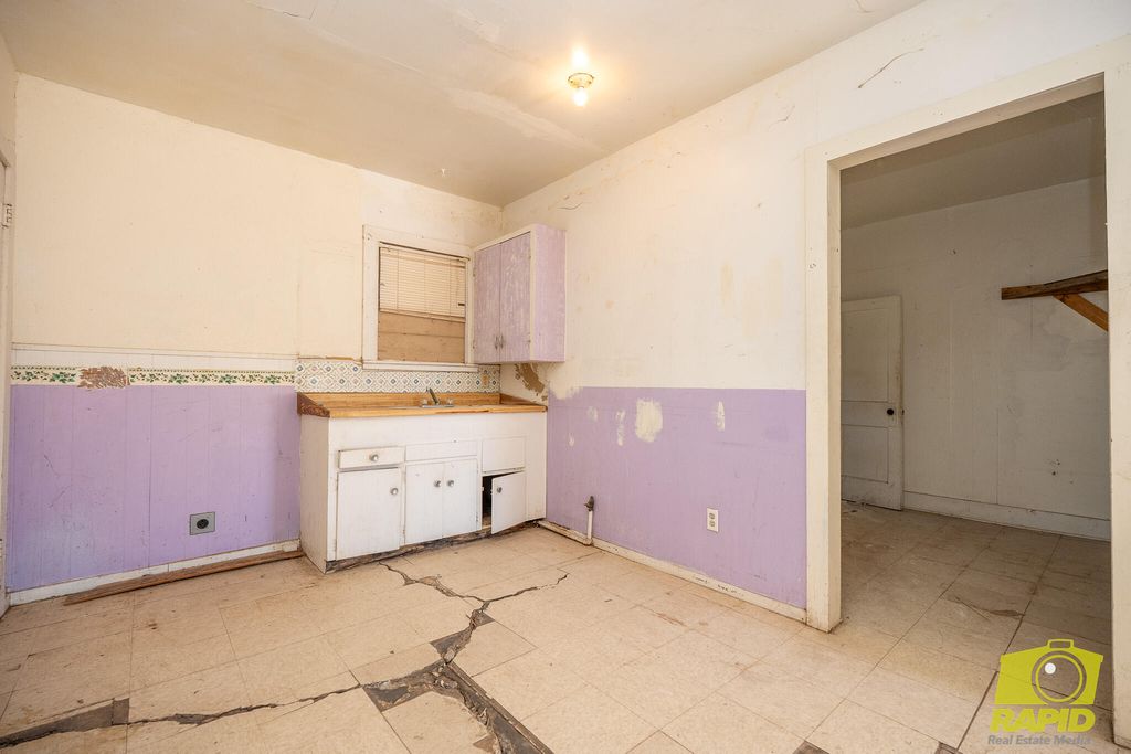 Image 13 of property listing at 1905 Ben Ficklin Road, San Angelo, TX 76903