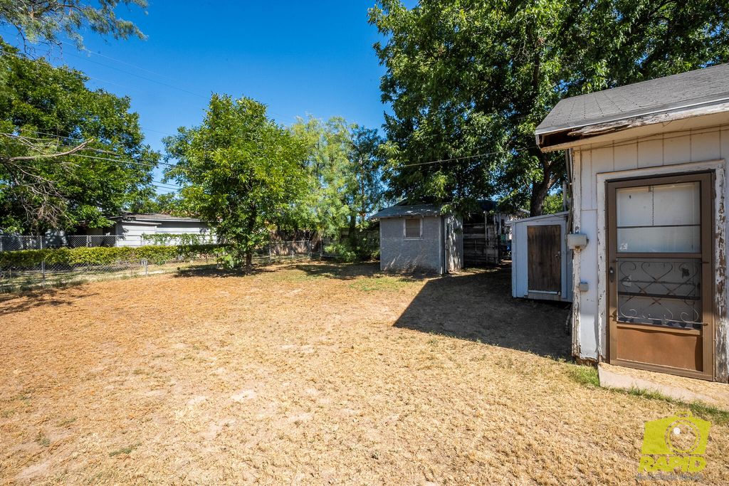 Image 16 of property listing at 1905 Ben Ficklin Road, San Angelo, TX 76903