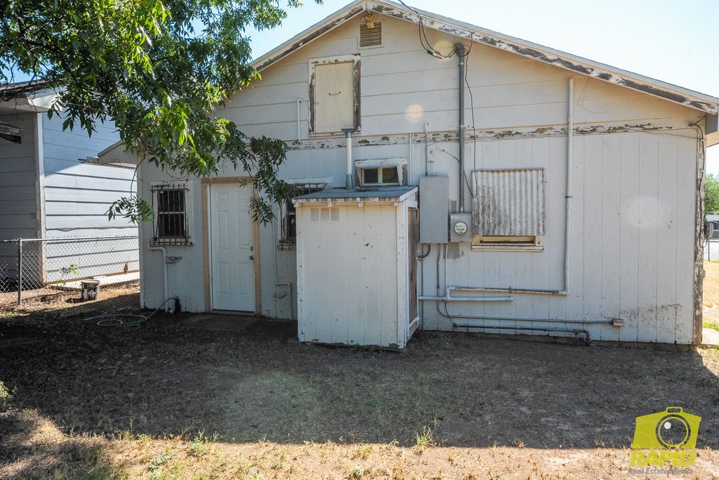 Image 17 of property listing at 1905 Ben Ficklin Road, San Angelo, TX 76903